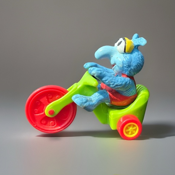 Vintage 1986 McDonald's Muppet Babies Gonzo with Tricycle Trike - Picture 2 of 4
